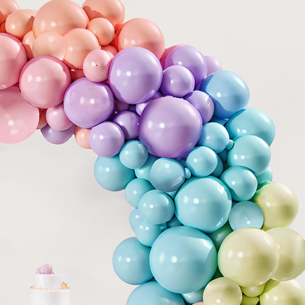 Hang up the balloon arch