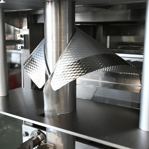 Automatic Apple Orange Juice Water Sachet Cow Milk Pouch Plastic Bag Liquid Vertical Packing Machine