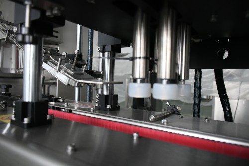 Automatic Cooking Oil Sunflower Olive Lube Essential Palm Oil Bottle Filling and Sealing Machine