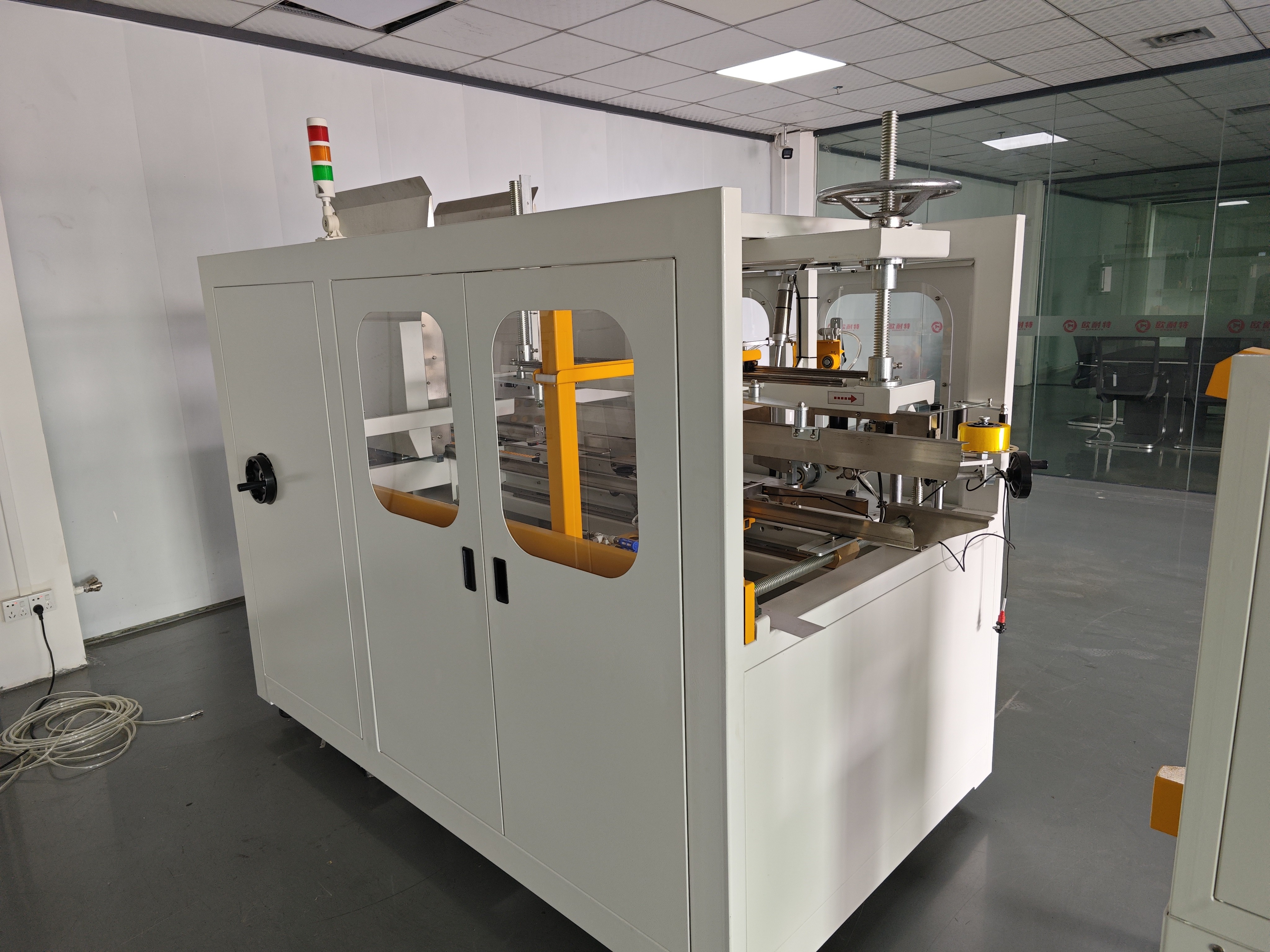 Box Erecting Machine