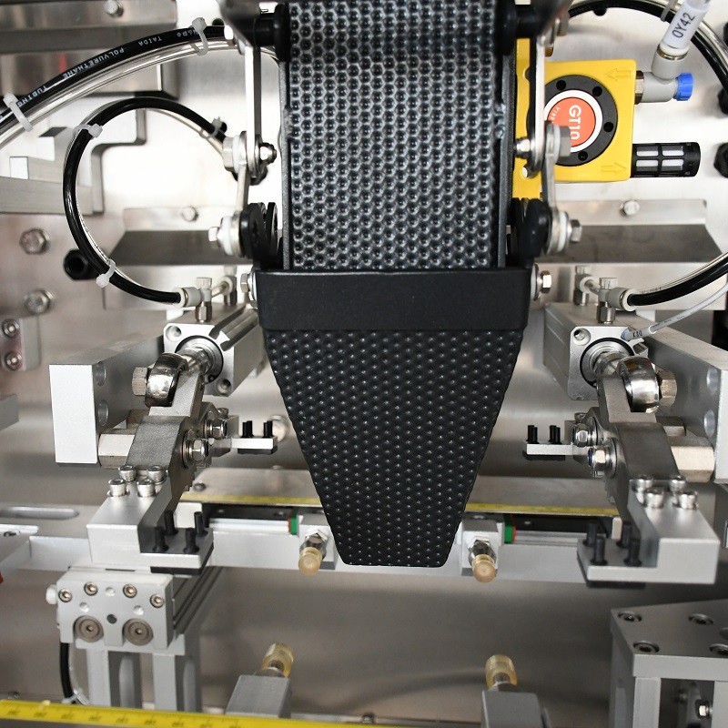 Zipper Closing Device