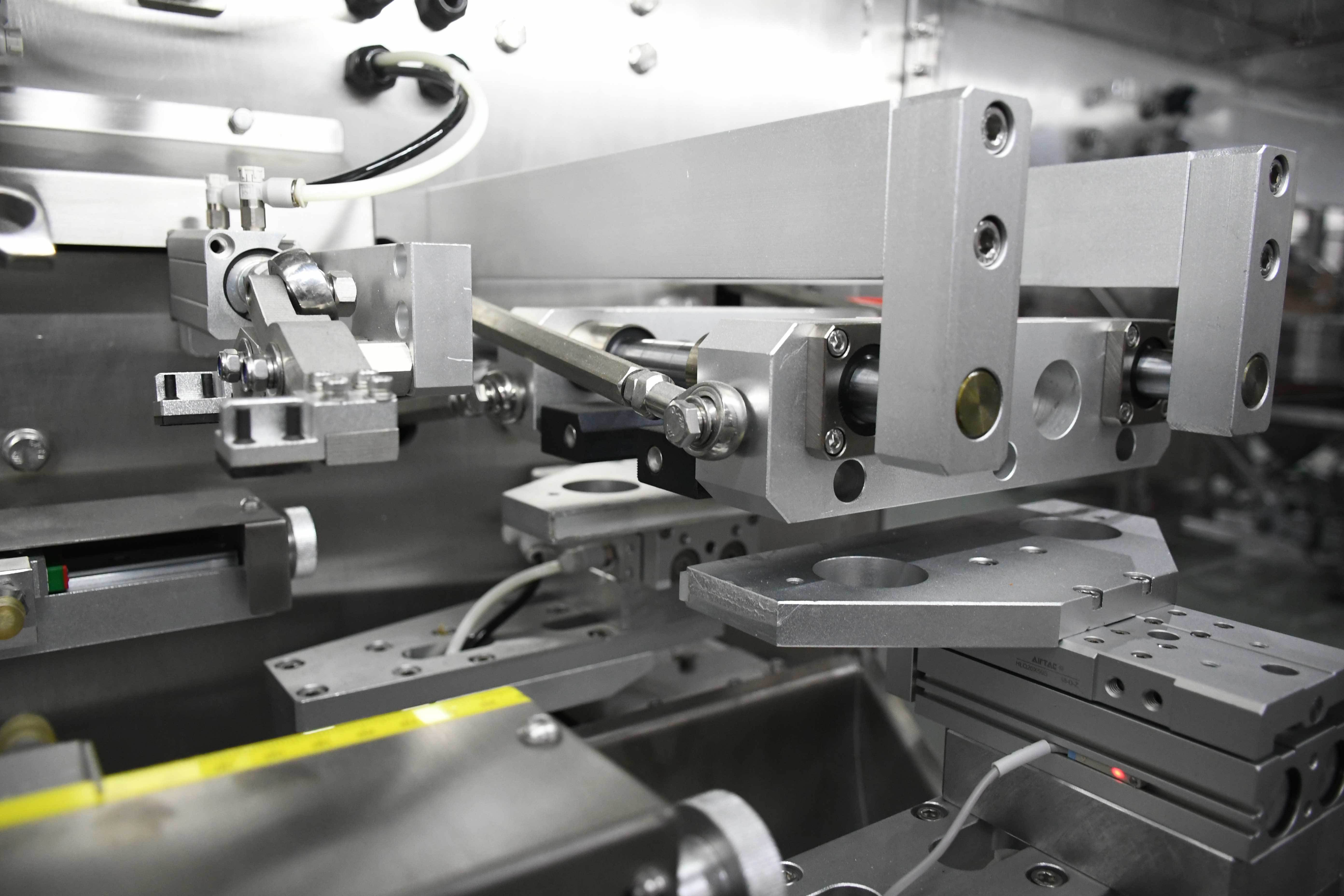 Sealing-device