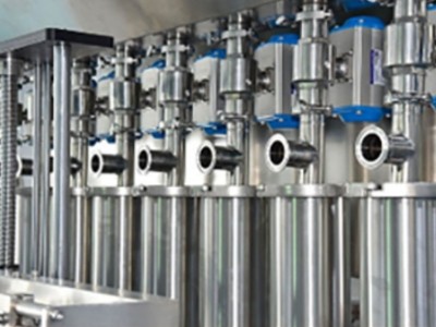 Multi-head piston filling heads