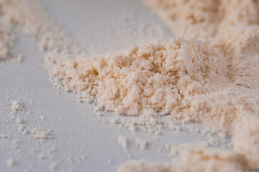 Milk powder filling machine for dairy powder and detergent powder containers