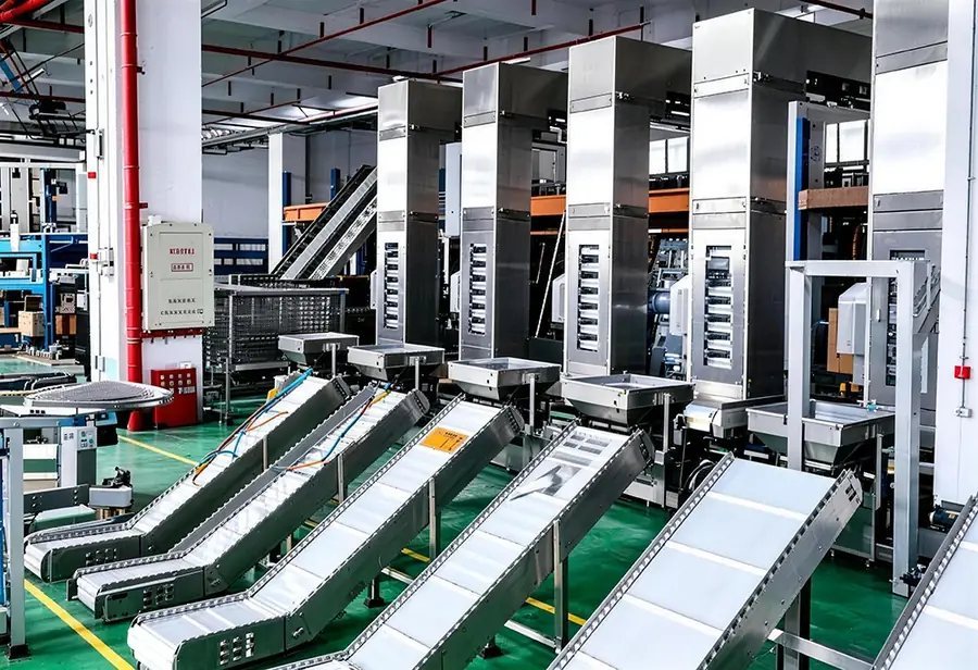 Control panel and electrical assembly on a food packaging machine