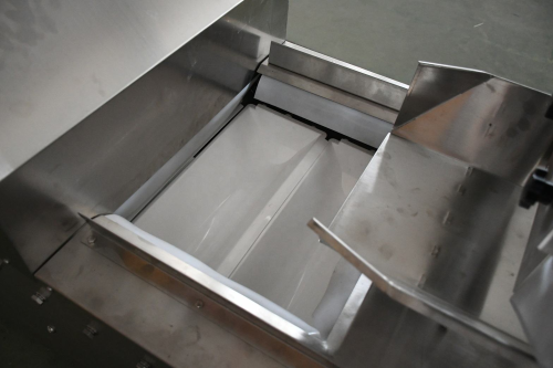 1.8L 3.8L 6.5L Z Type Bucket Elevator With Vibration Feeder Conveyor for Candy Rice Beans