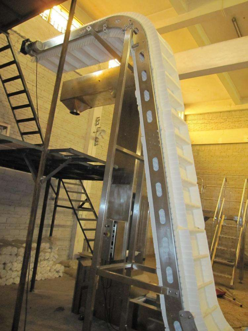 Flexible Acclivitous Baffle PU PVC Conveyor Food Transfer Grade Chips Grain Belt Incline Conveyor