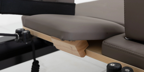 Black Aluminum Pilates Reformer with Tower 4.0