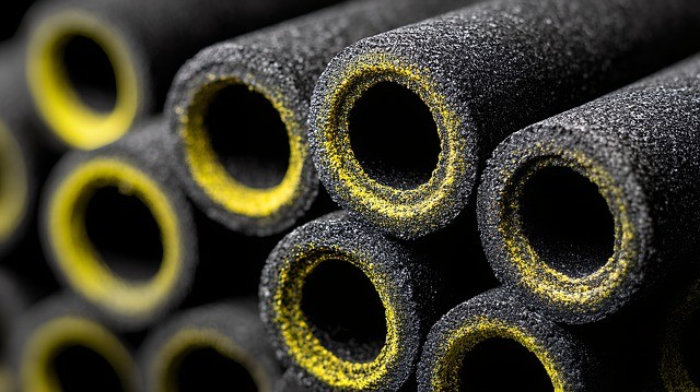 Insulation pipe sections used on thermal insulation systems for pipelines