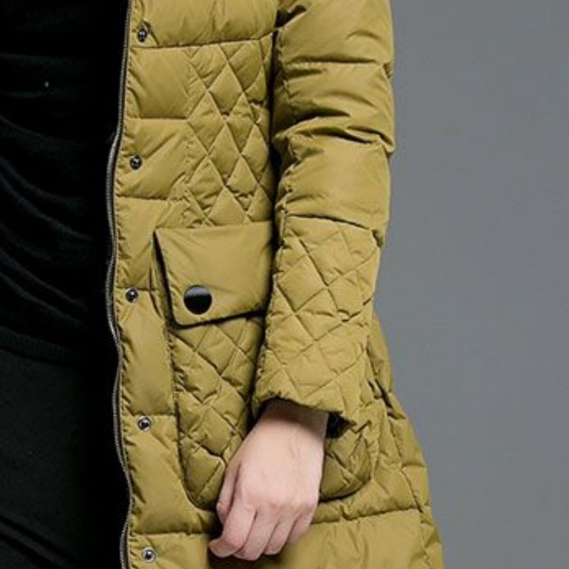 Customized women's lightweight hooded down jacket