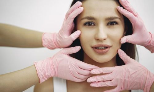 Neck Care Guide: Why the Neck Shows Aging First and How to Treat It Like Your Face