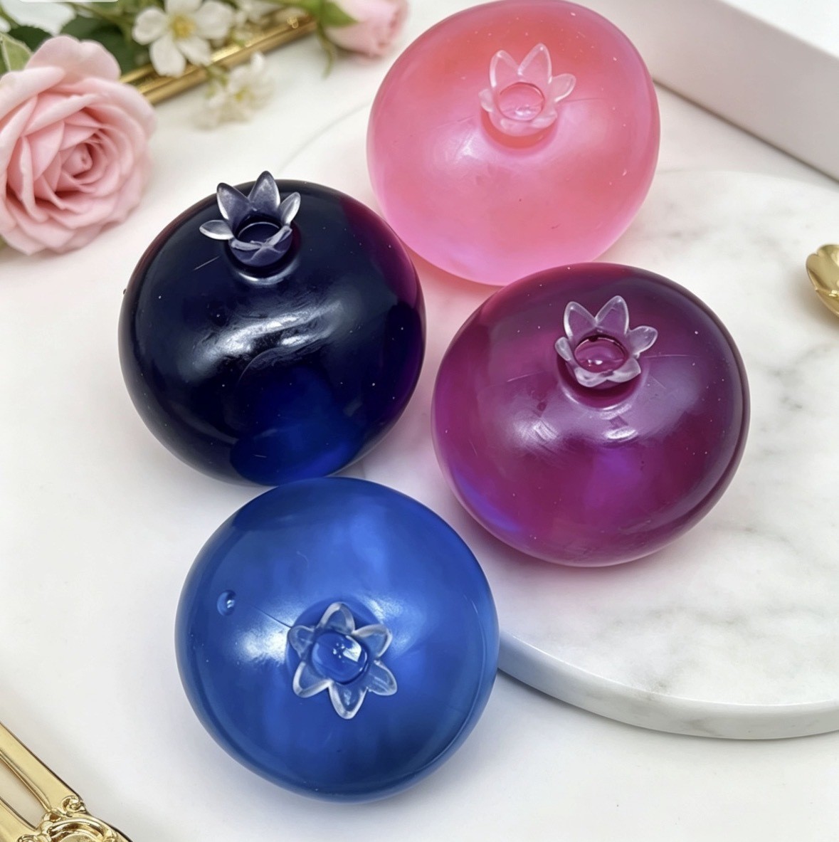 Single blueberry shape