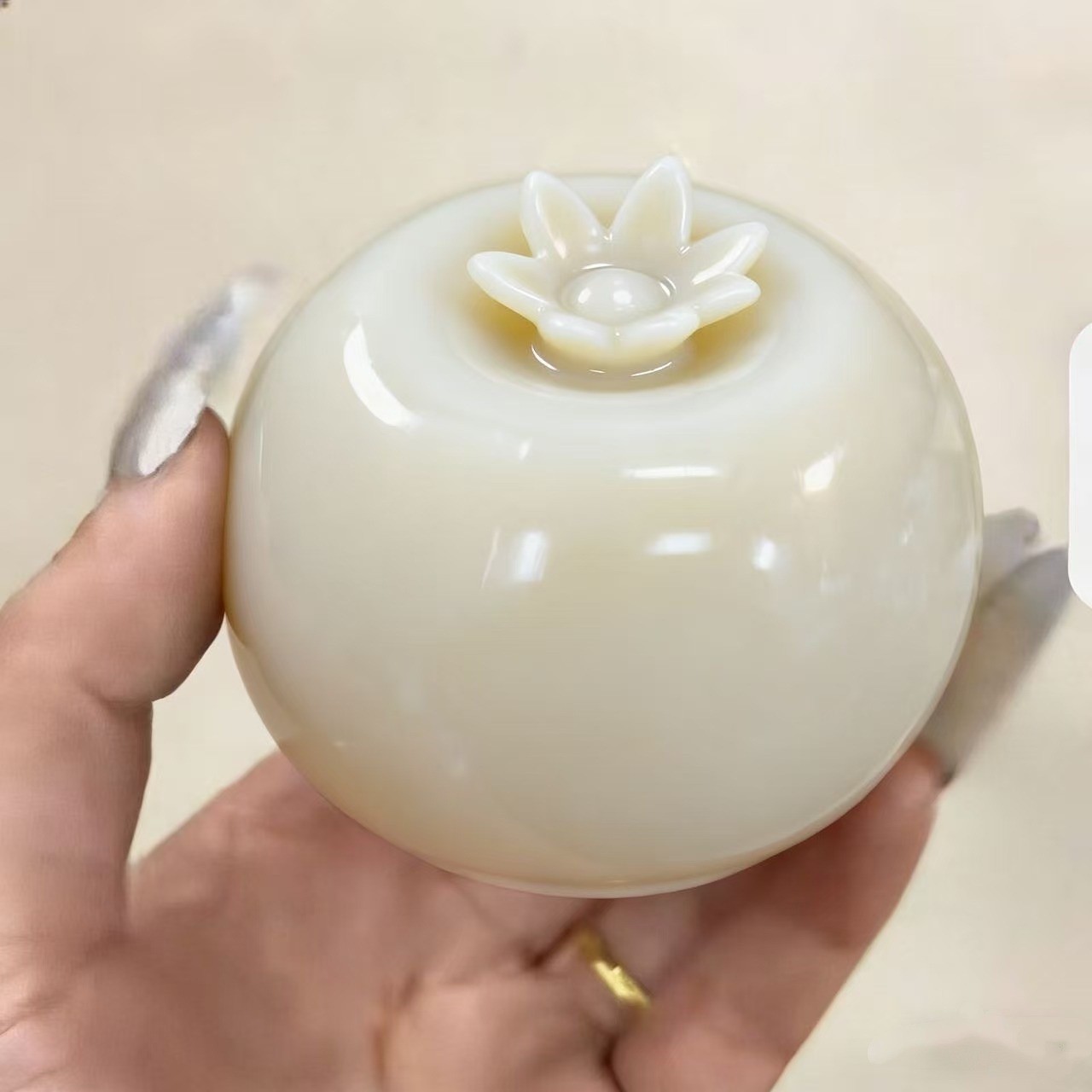 Single blueberry shape