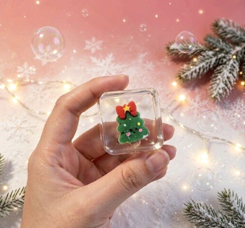 PLAYGORO Christmas Ice Cube Squishy - 12-Design Transparent Holiday Toy