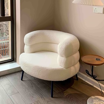 Elegant Curved Leisure Chair for Hotel VIP Lounges & Suites