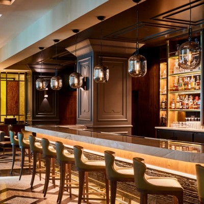 Modern Swivel Bar Stool With Footrest For Hotel Lobby & Bar Areas