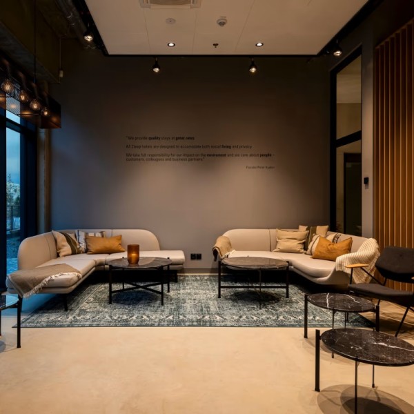 Durable Nesting Coffee Table Set For High-Traffic Hotel Lobby & Lounge Areas