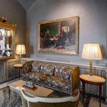 Renaissance-Style Figurative Canvas Art with Antique Gilded Frame for Hotel