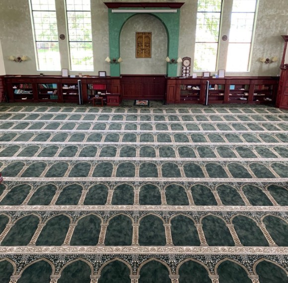 Traditional Musalla Carpet With Branded Color Schemes for Hotel Religious & Cultural Spaces
