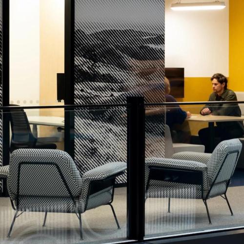 Premium Fabric Accent Chair For Hotel Lounge And Waiting Areas