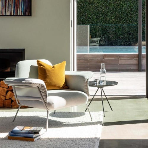 Premium Fabric Accent Chair For Hotel Lounge And Waiting Areas