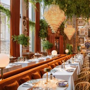 Opulent Velvet Restaurant Booth Seating For Boutique Hotel Dining