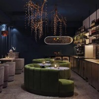 Refined High Back Curved Booth Seating For Luxury Hotel Spaces