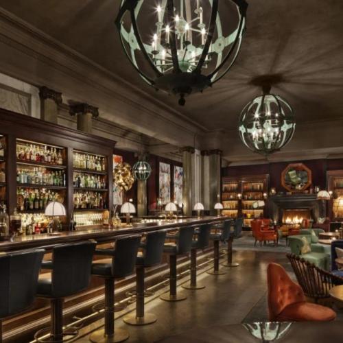 High Top Bar Stool With Padded Seat For Hotel Bars