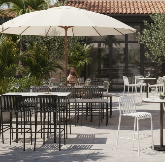 Uv Protected Outdoor Bar Stool For Upscale Hotel Patio Areas