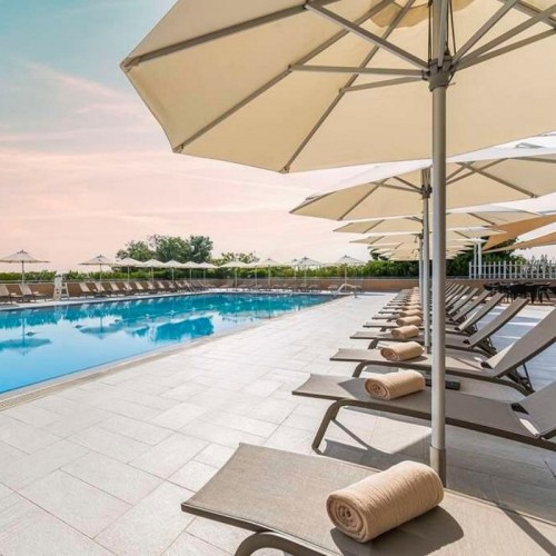 Water-Resistant Outdoor Lounge Chair For Hotel Pool Decks And Terraces