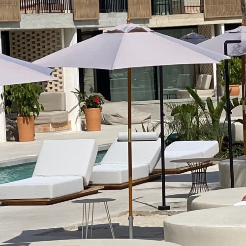 Adjustable Tilt Outdoor Patio Umbrella With Heavy Duty Base For Hotel Pool And Beach Use