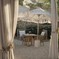 Bohemian Crochet Fringe Outdoor Umbrella With Sturdy Base For Hotel And Resort Lounges