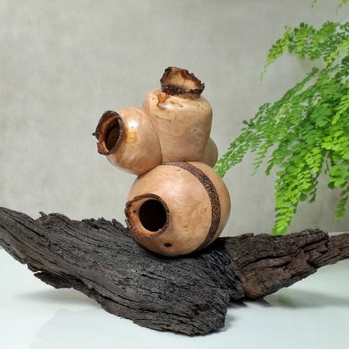 Natural Burl Wood Vase Sculpture Handcrafted Art Decor For Hotel Lounge Area