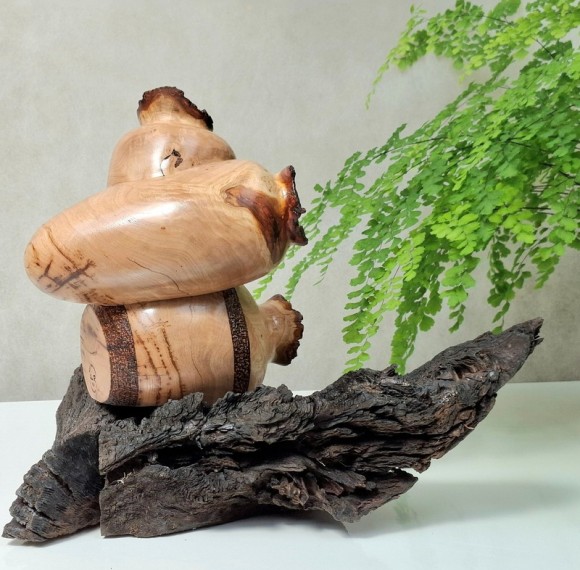 Natural Burl Wood Vase Sculpture Handcrafted Art Decor For Hotel Lounge Area