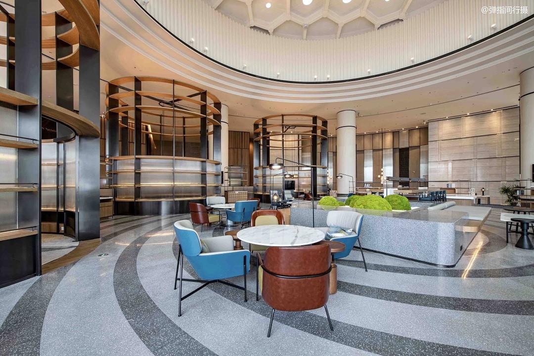 Which Furniture Is Best For High-Traffic Hotel Lobbies