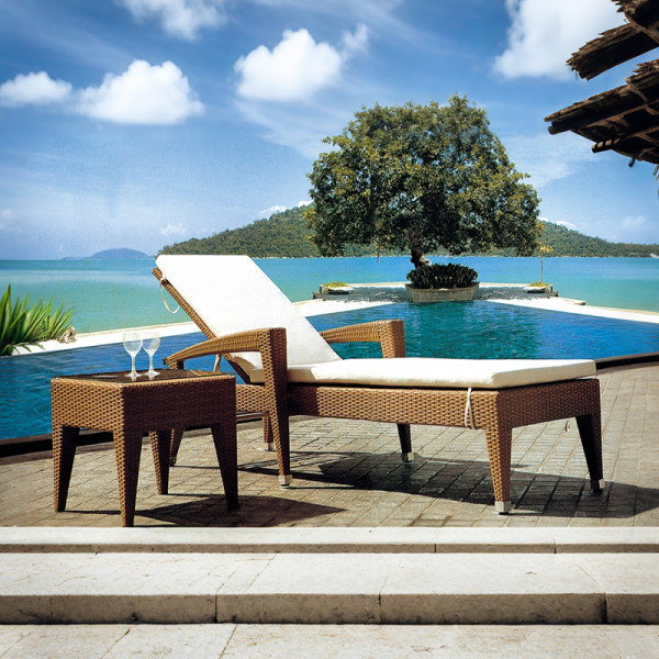 Luxury Hand Carved Woven Wicker Chaise Longue Set Stain Resistant Soft Seat For Beach Swimming Pool