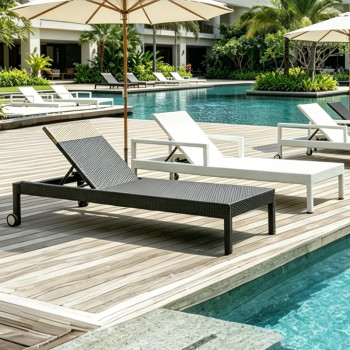 Weather Resistant Synthetic Rattan Recline Chaise Bed With Wheels For Villa Backyard Hotel Patio
