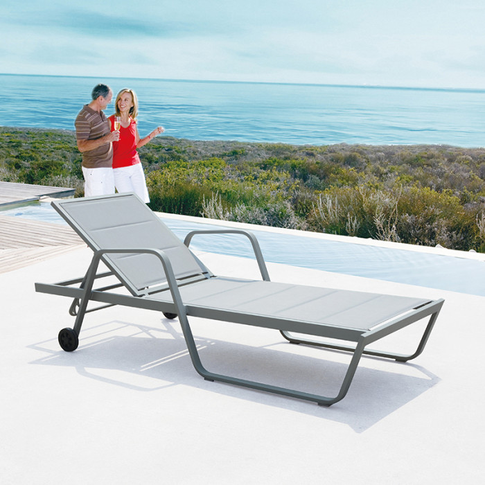 Mobile Wheel Textilene Beach Sunbed ForTropical Seaside Hotel Resort Outdoor