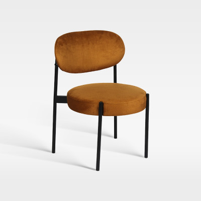 Curved Oval Back Accent Chair Premium Velvet Upholstery For Gourmet Restaurant Hotel Spaces