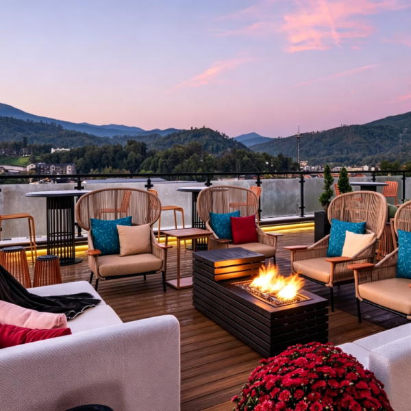 Comfortable Outdoor Leisure Chair With Weatherproof Fabric For Hotel Resort Terraces
