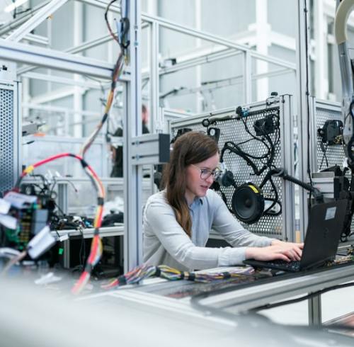 AEONTI Hosts U.S. Furniture Distributor for Strategic Factory Tour and OEM Collaboration Talks