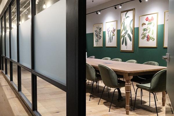 Meeting zone with conference tables