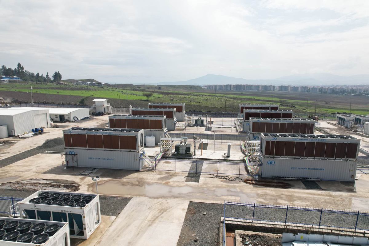Large-scale data center deployment site