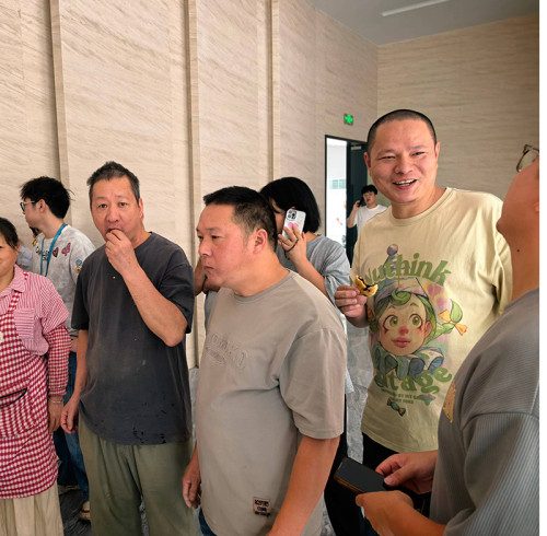 Mid-Autumn Festival: KIDMERRY Distributes Holiday Gifts to All Employees