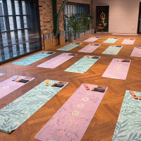 Suede Natural Rubber Yoga Mat for Yoga Studio