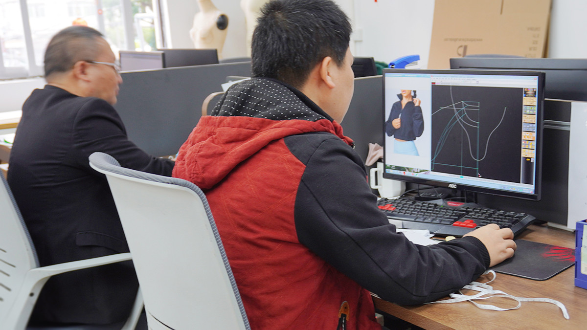 Startup yoga wear brand product development and activewear easemotion design process