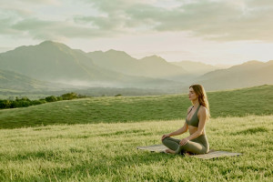 How Plastic Bottles Transform into Yoga Apparel: A Guide to Recycled Fabric Production