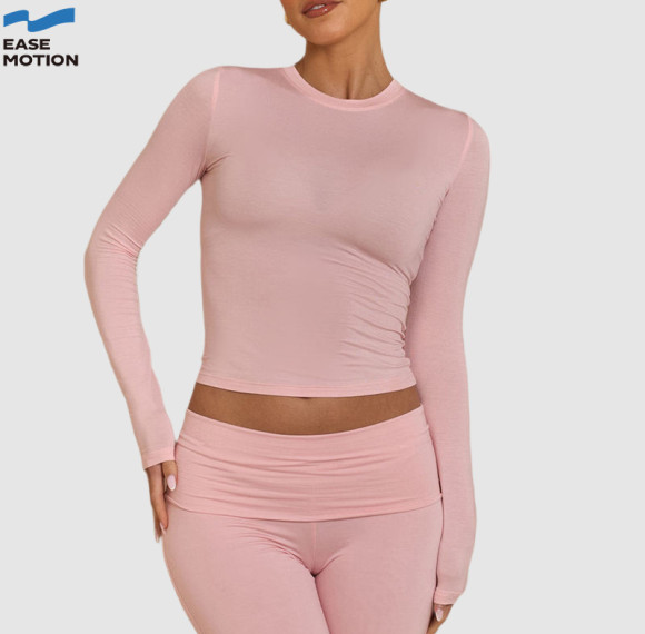 Custom Crew Neck Long Sleeve Yoga Top | Form-Fitting Cropped Workout Tee