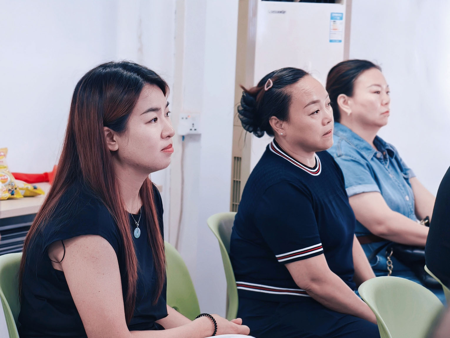 Brain science education sharing session organized by Easemotion for employees and families