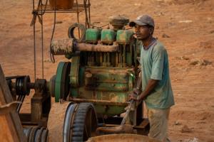 The Ultimate Guide to Powering Heavy Equipment: Choosing the Perfect Construction Site Generator